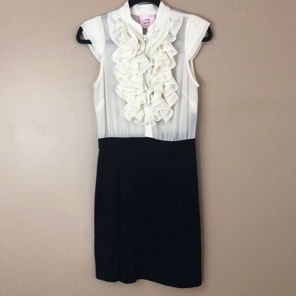 Romeo & Juliet Couture Dresses & Skirts - Romeo and Juliet Couture size M dress